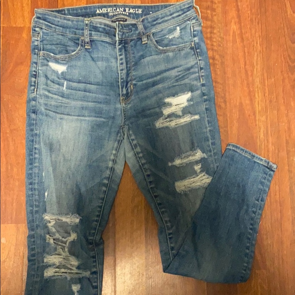American Eagle Ripped Jeans size short 8